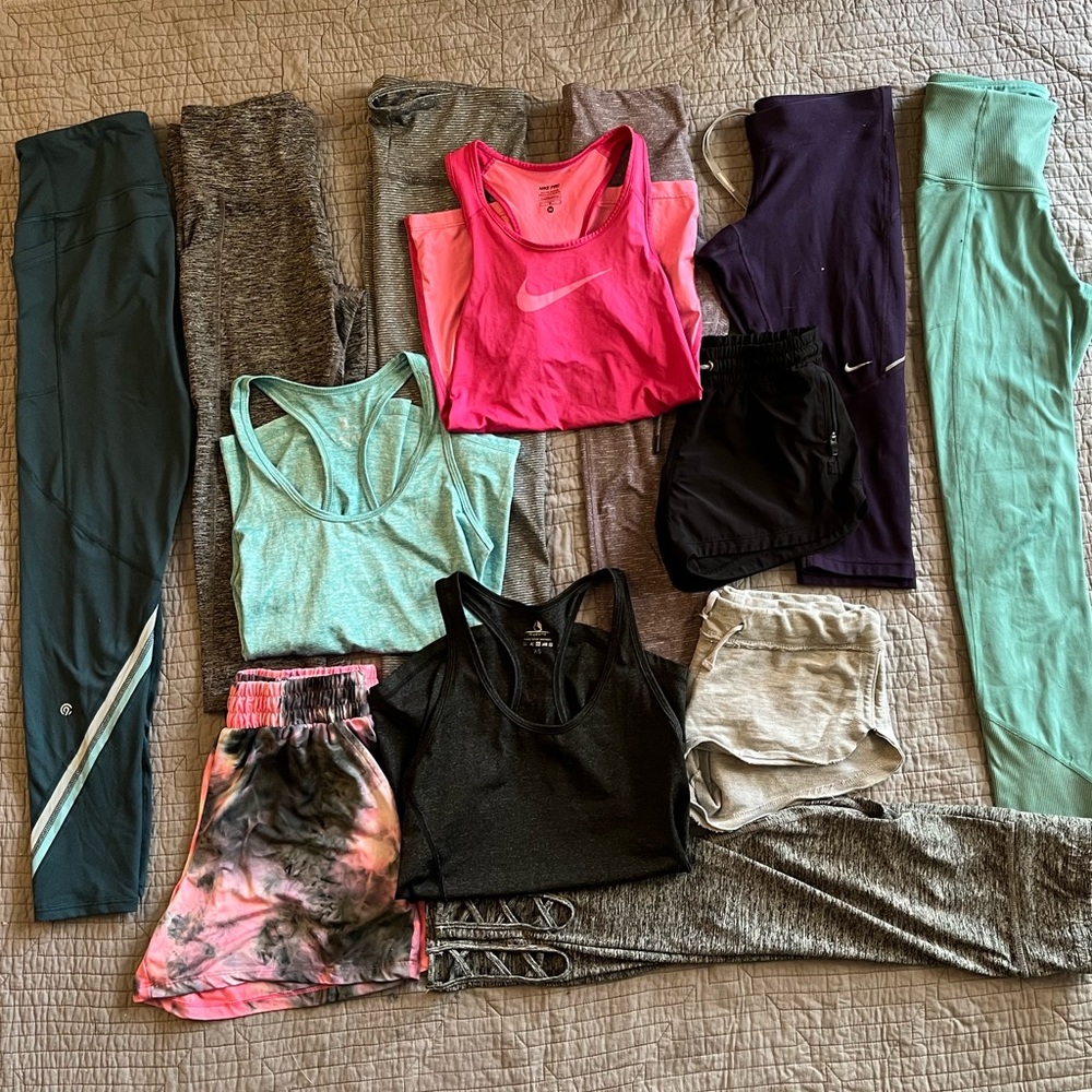 1️⃣3️⃣ PIECE Activewear Leggings and Tanks LOT! M Youth/XS Adult Nike Athleta+